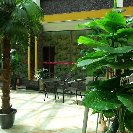 Xinhang Hotel 乌鲁木齐 外观 照片