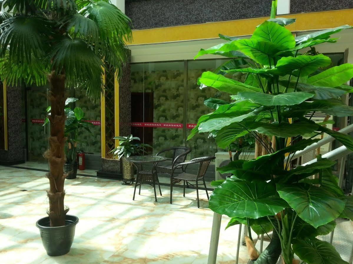 Xinhang Hotel 乌鲁木齐 外观 照片
